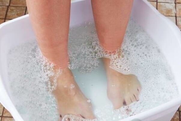 Behandlung von Nagelpilzen mit Volksmitteln