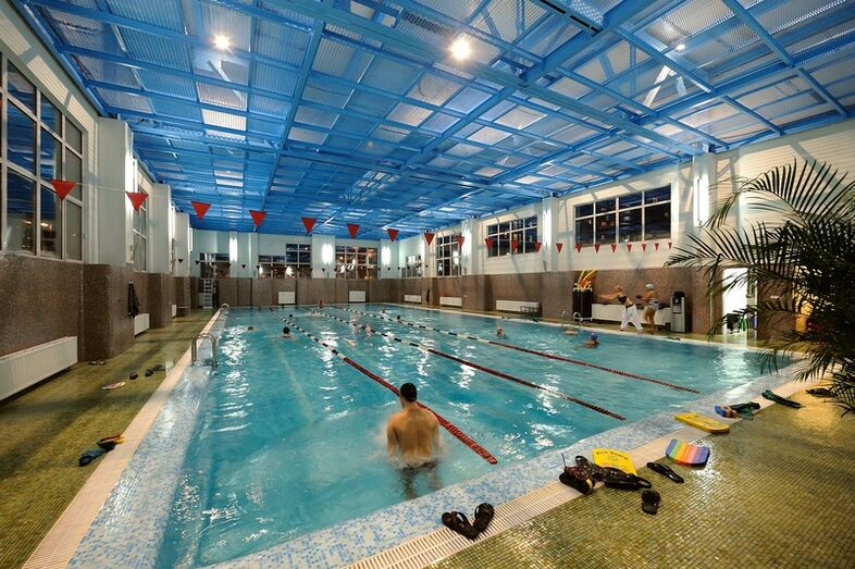 Im Pool kann es zu Pilzbefall kommen